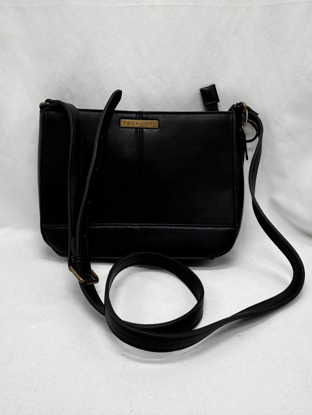 Frye & Co Classic Crossbody Leather w/Keychain NWOT Travel Purse